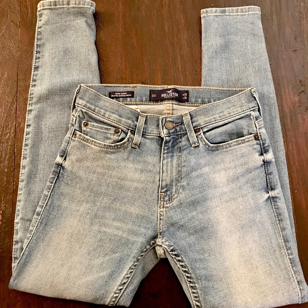 Hollister super skinny jeans size 26/30 women’s
